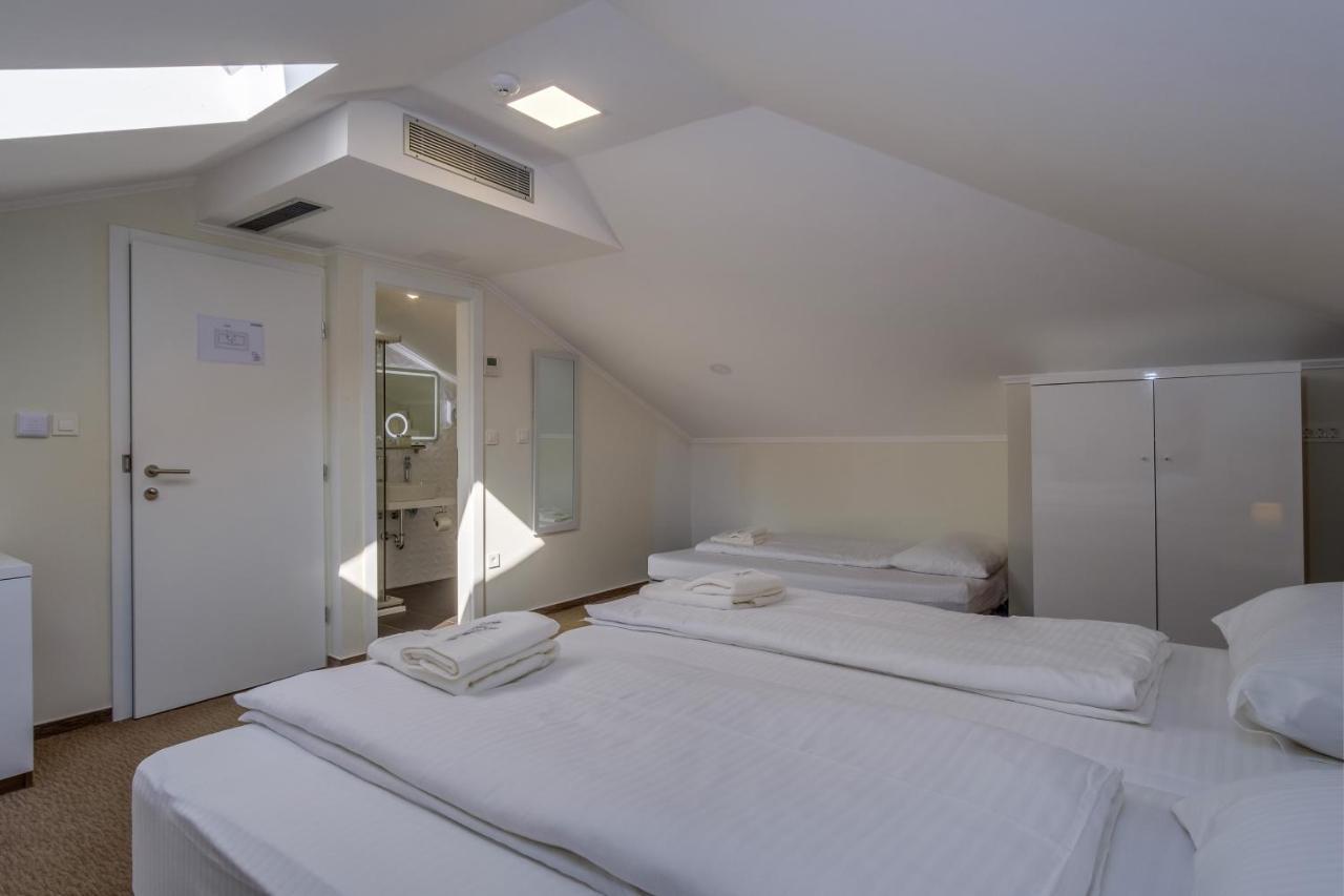 Hotel Vila Conte Veli Lošinj Exterior foto
